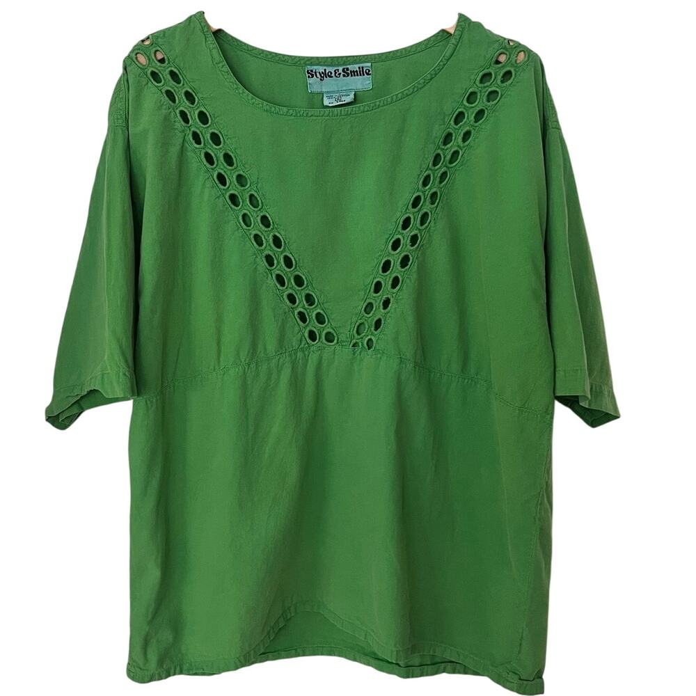 Vintage Green Eyelet Shirt Top 100% Cotton Medium made in Pakistan Quirky 1980s